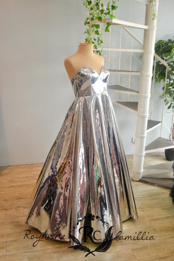 utm gown rental