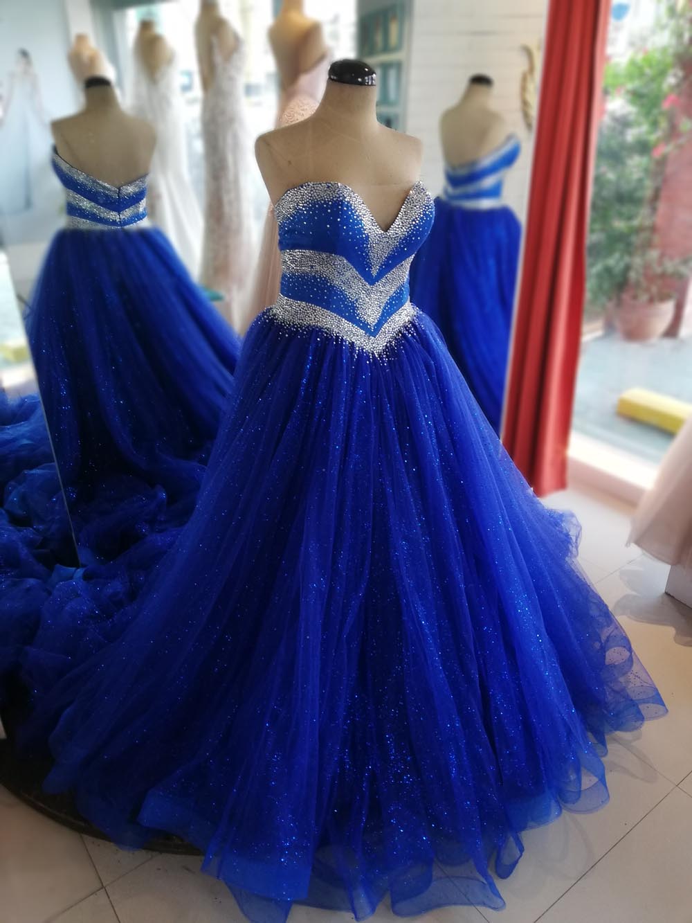 party gowns in mumbai